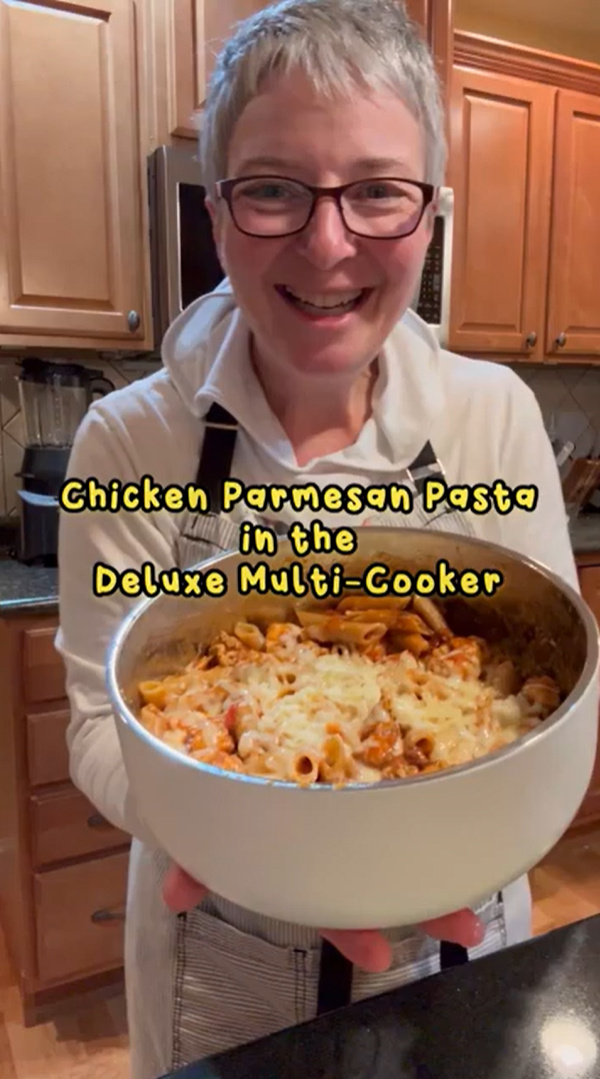Easy One-Pot Chicken Parmesan Pasta in the Deluxe Multi-Cooker (Pressure Cooker)
